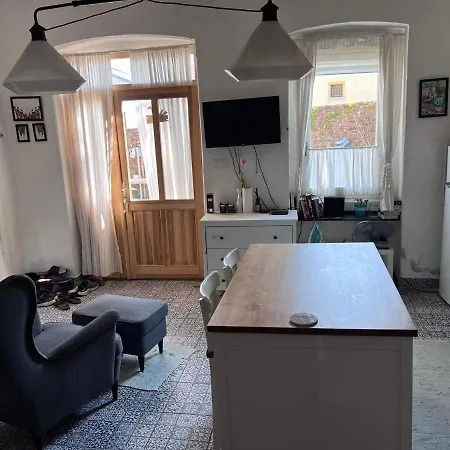 Kemenceshaz Apartman *