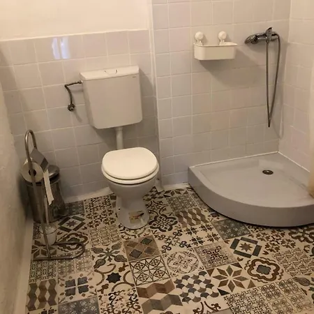 Kemenceshaz Apartman *