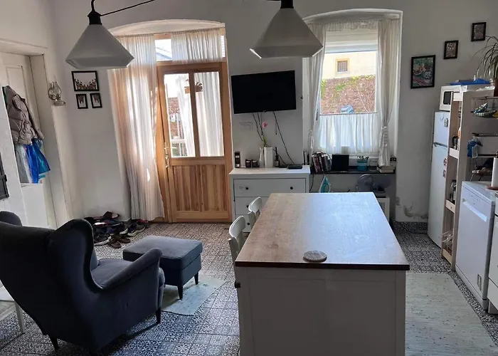 Kemenceshaz Apartman *